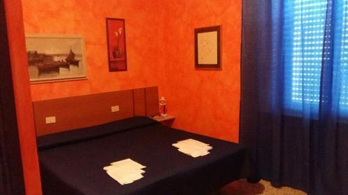 Hotel Violetta ปาร์มา ภายนอก รูปภาพ